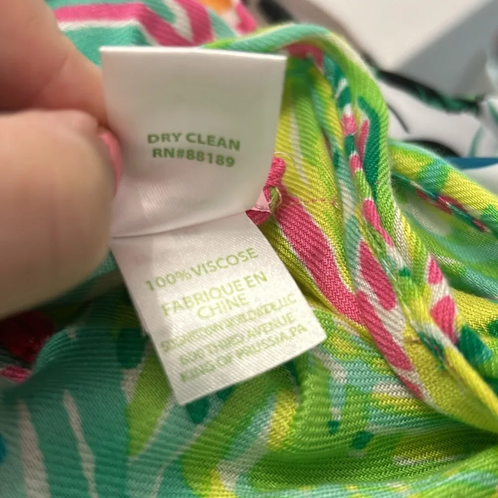 Lilly Pulitzer Murfee Tropical Storm Scarf with Hot Pink Fringe - Rare 2015 - Picture 10 of 11